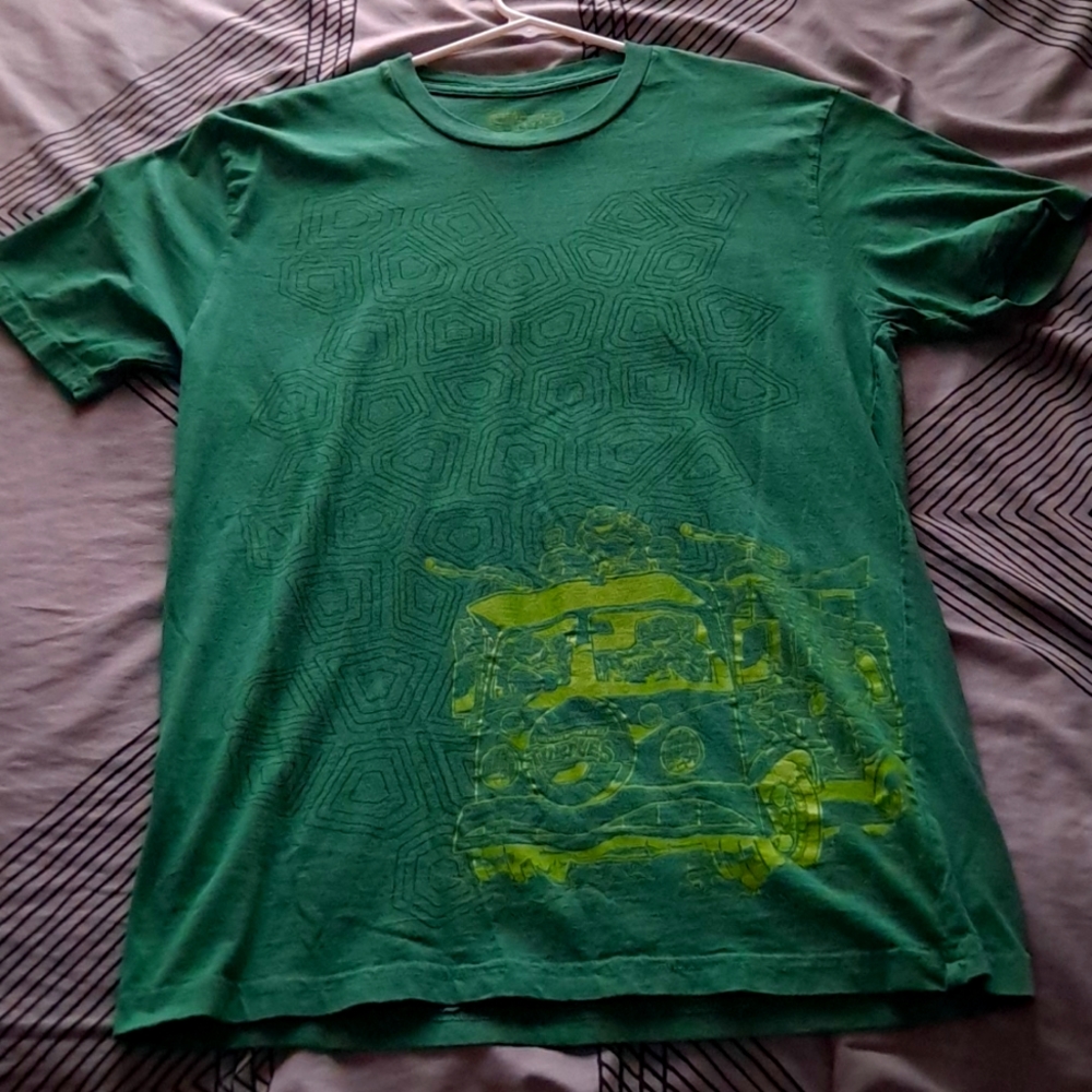 Green TMNT t-shirt